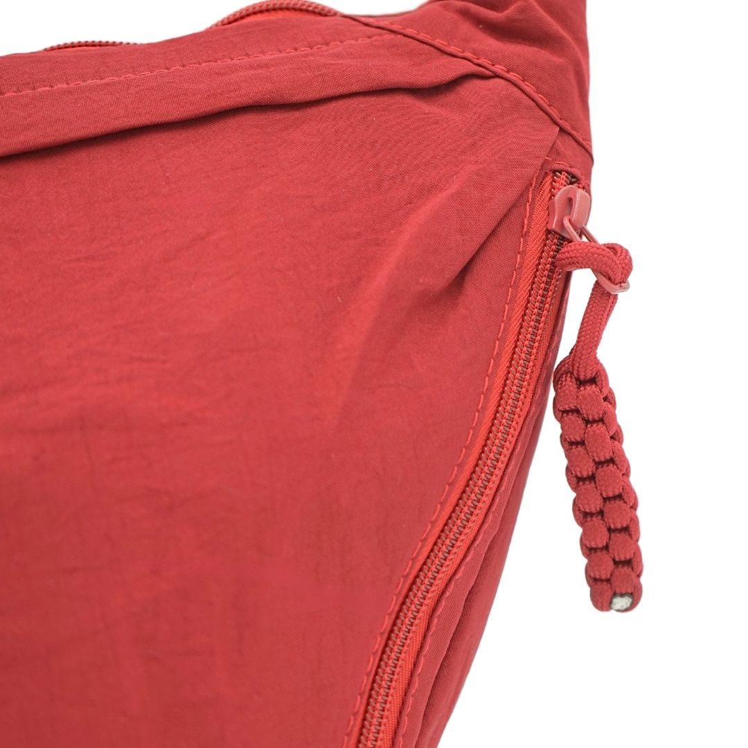 Sac à bandoulière souple en nylon de taille moyenne