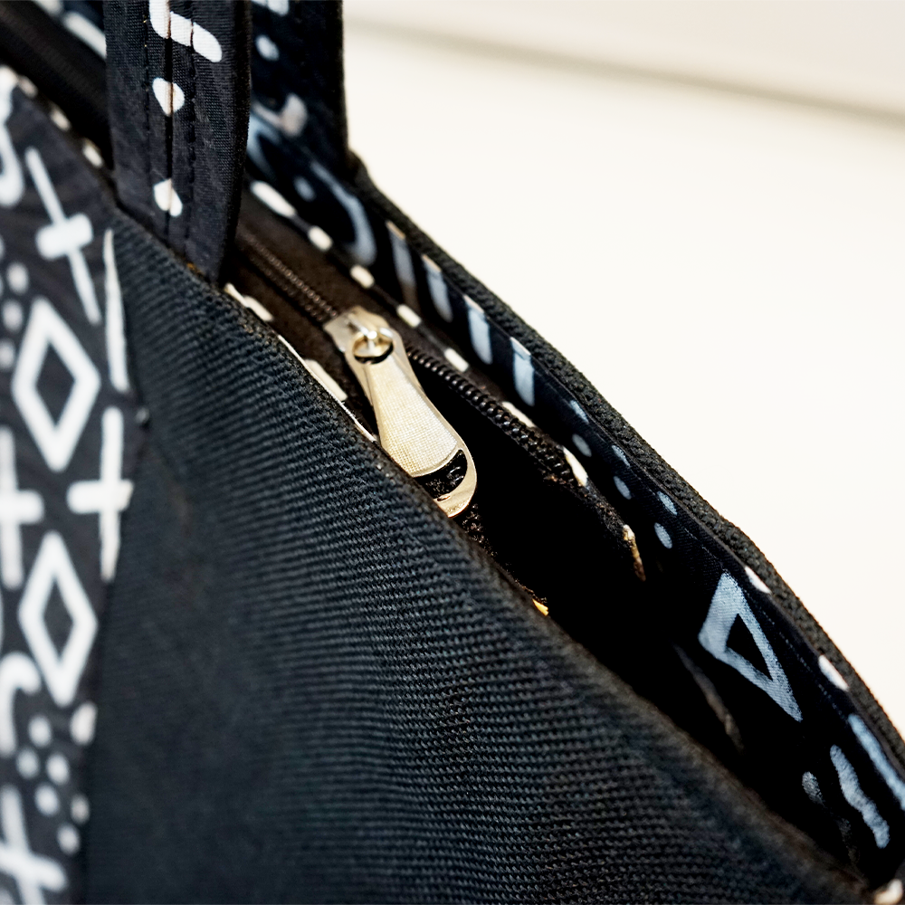 Black and White Radiating Raffia Handbag